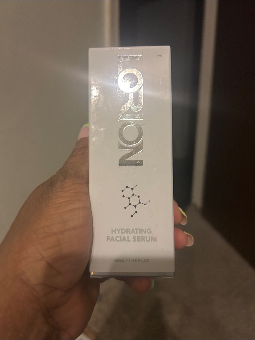 Hydrating Facial Serum - White